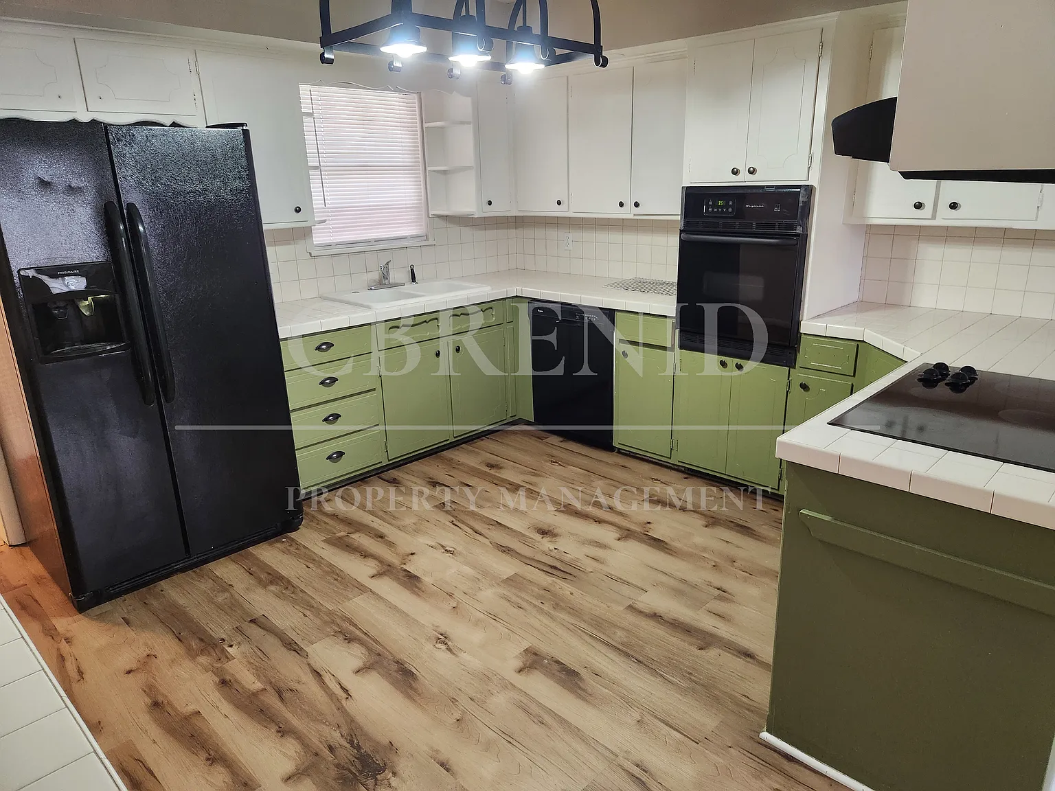 3 bed, 1.5 bath, 1435 sqft, $1,350 — Photo 4