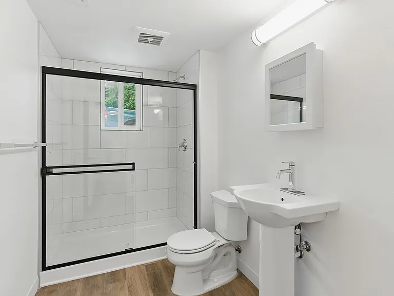 Cambridge Court Apartments — Photo 22