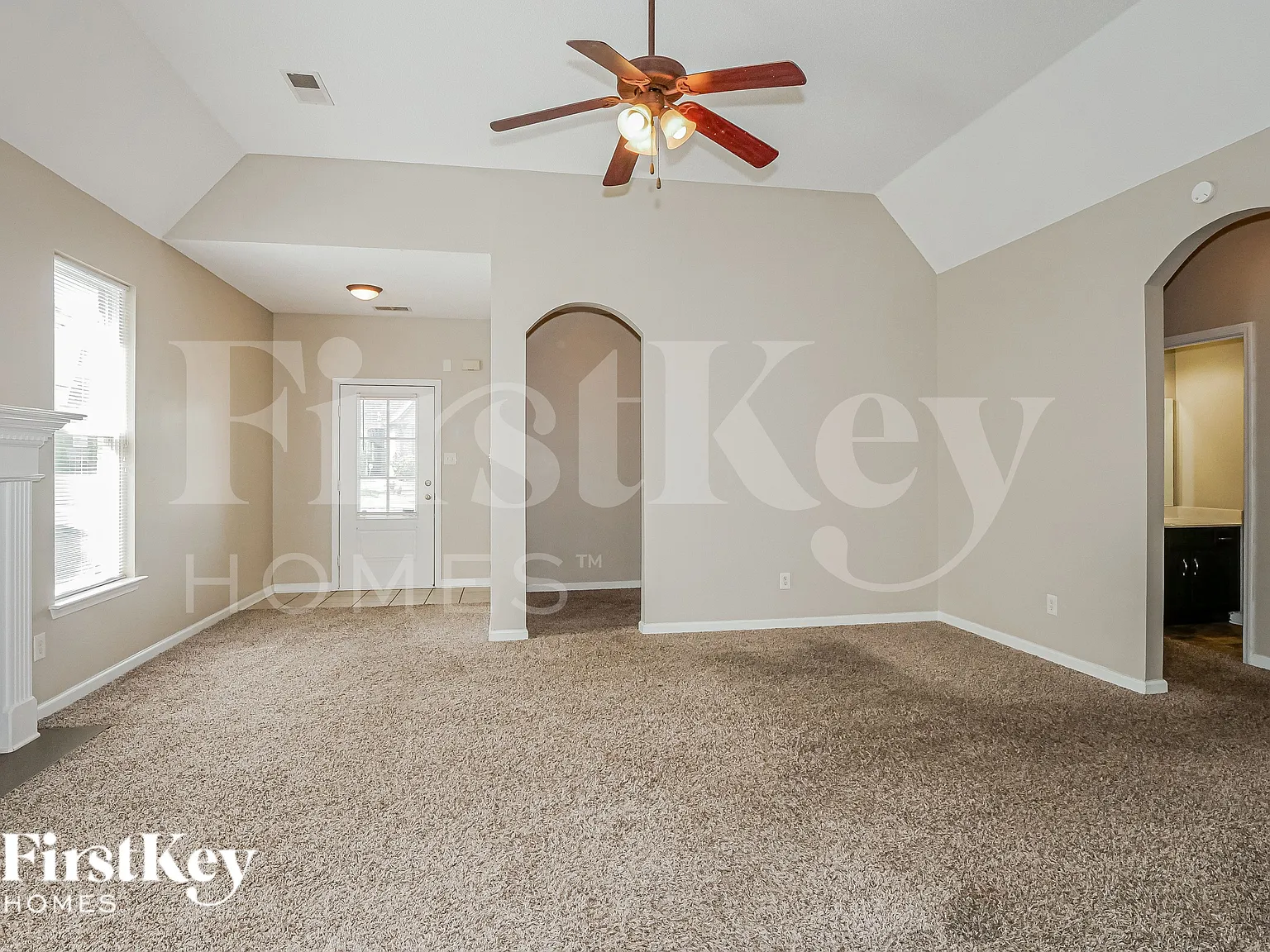 3 bed, 2.5 bath, 1400 sqft, $1,730 — Photo 3