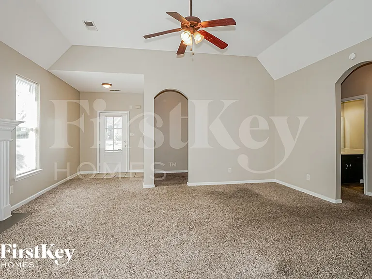 9279 Windy Meadow Ln — Photo 3