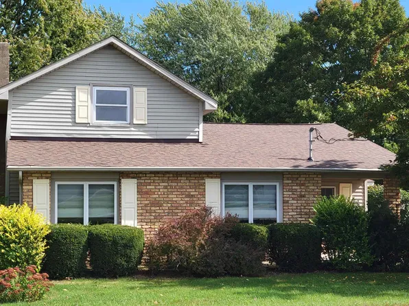 213 S Main St, Etna Green, IN 46524