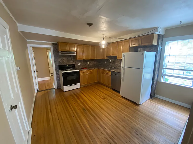 106 South St #A — Photo 3