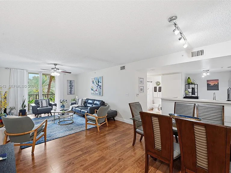 520 SE 5th Ave #3403 — Photo 2