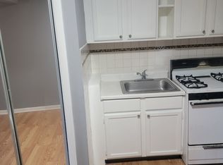 9915 S Wood St #8, Chicago, IL 60643