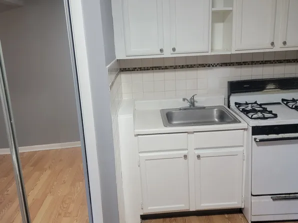 9915 S Wood St, Chicago, IL