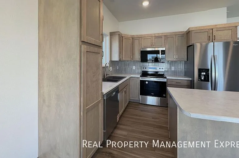 9000 W Jerald Pl — Photo 2