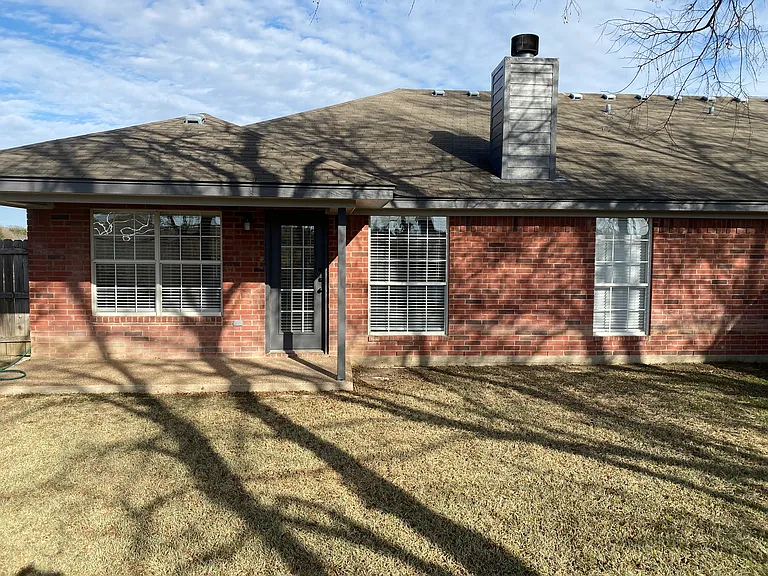503 Shady Park Trl — Photo 2