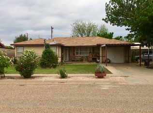 507 NE 3rd Pl, Earth, TX 79031