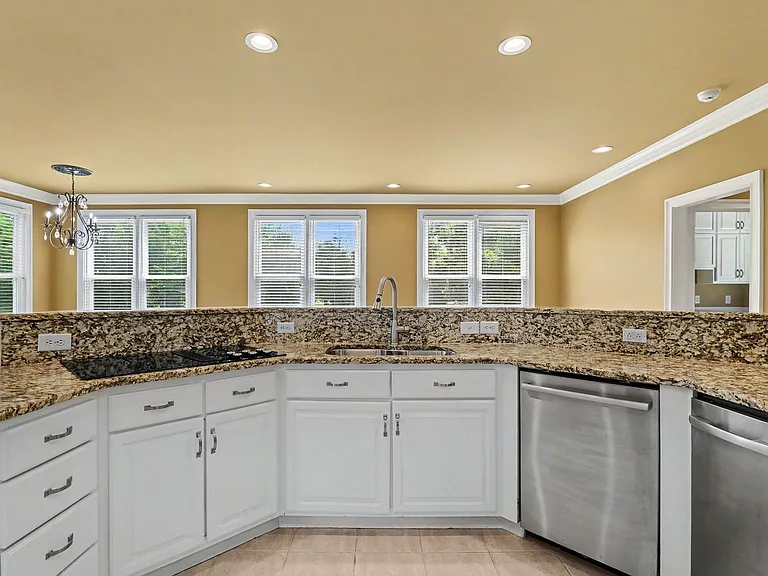 5280 Murray Ln — Photo 10