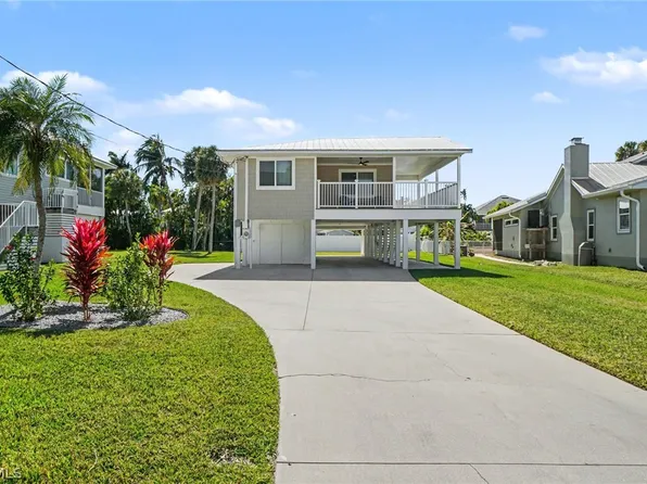 942 Prescott St, Fort Myers Beach, FL 33931