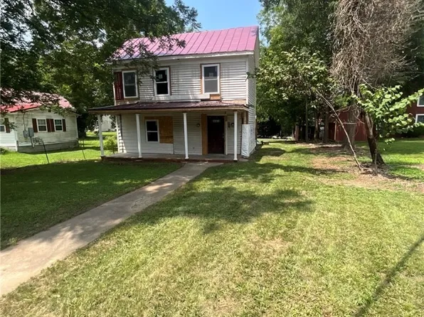 513 N Mecklenburg Ave, South Hill, VA 23970