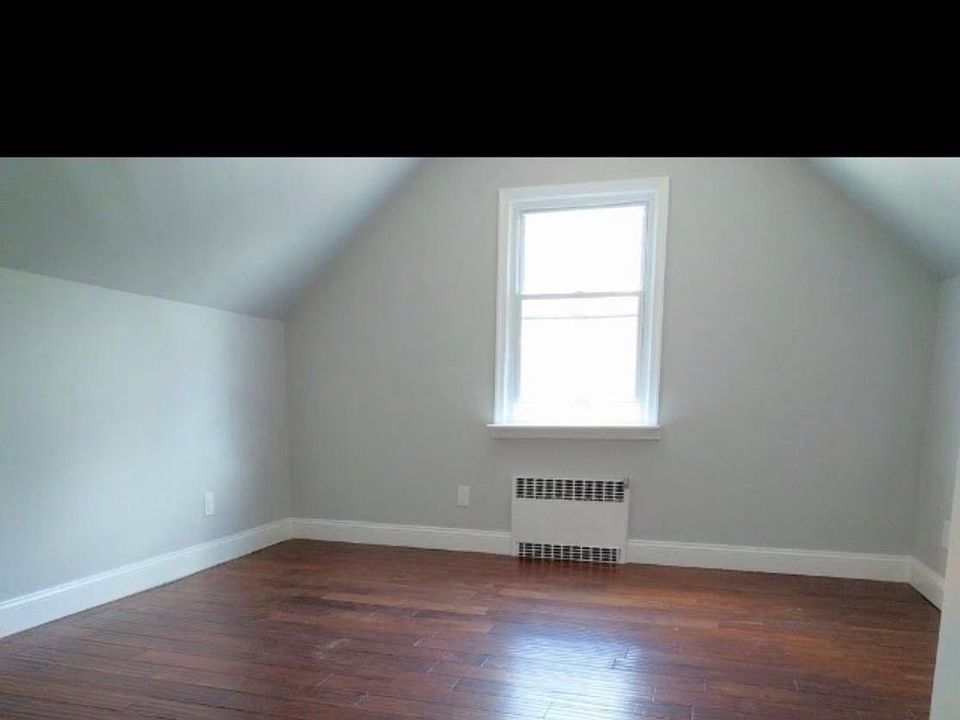 1st image of 11127 144th St Floor 2