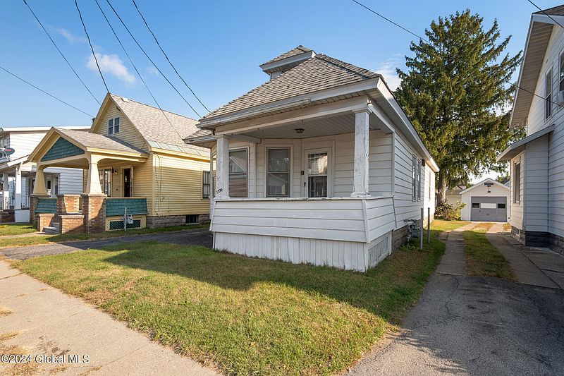 2nd image of 1339 Santa Fe Street