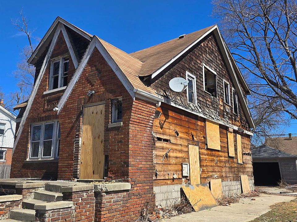 2nd image of 15724 Lesure St