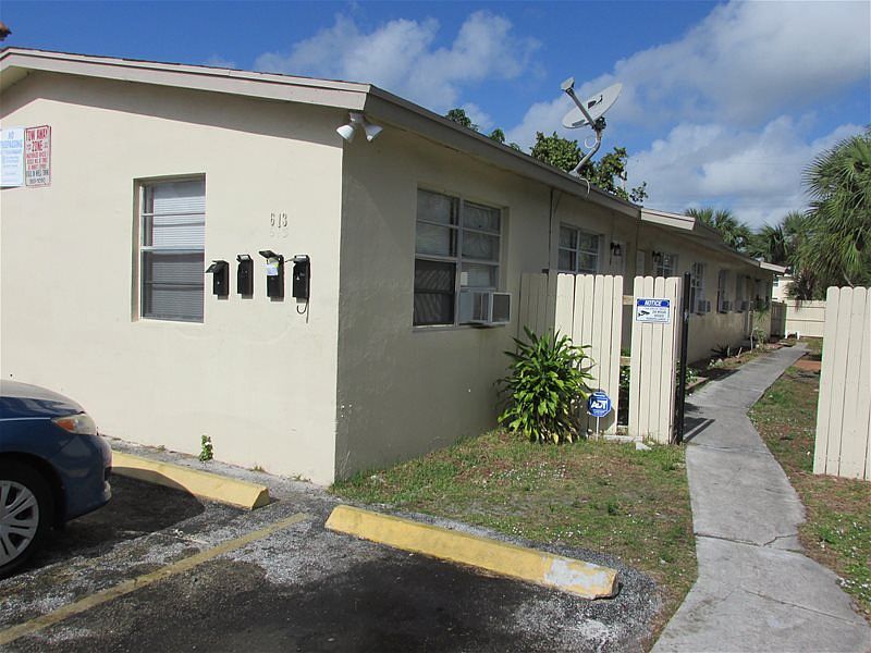2nd image of 613 5th St #2