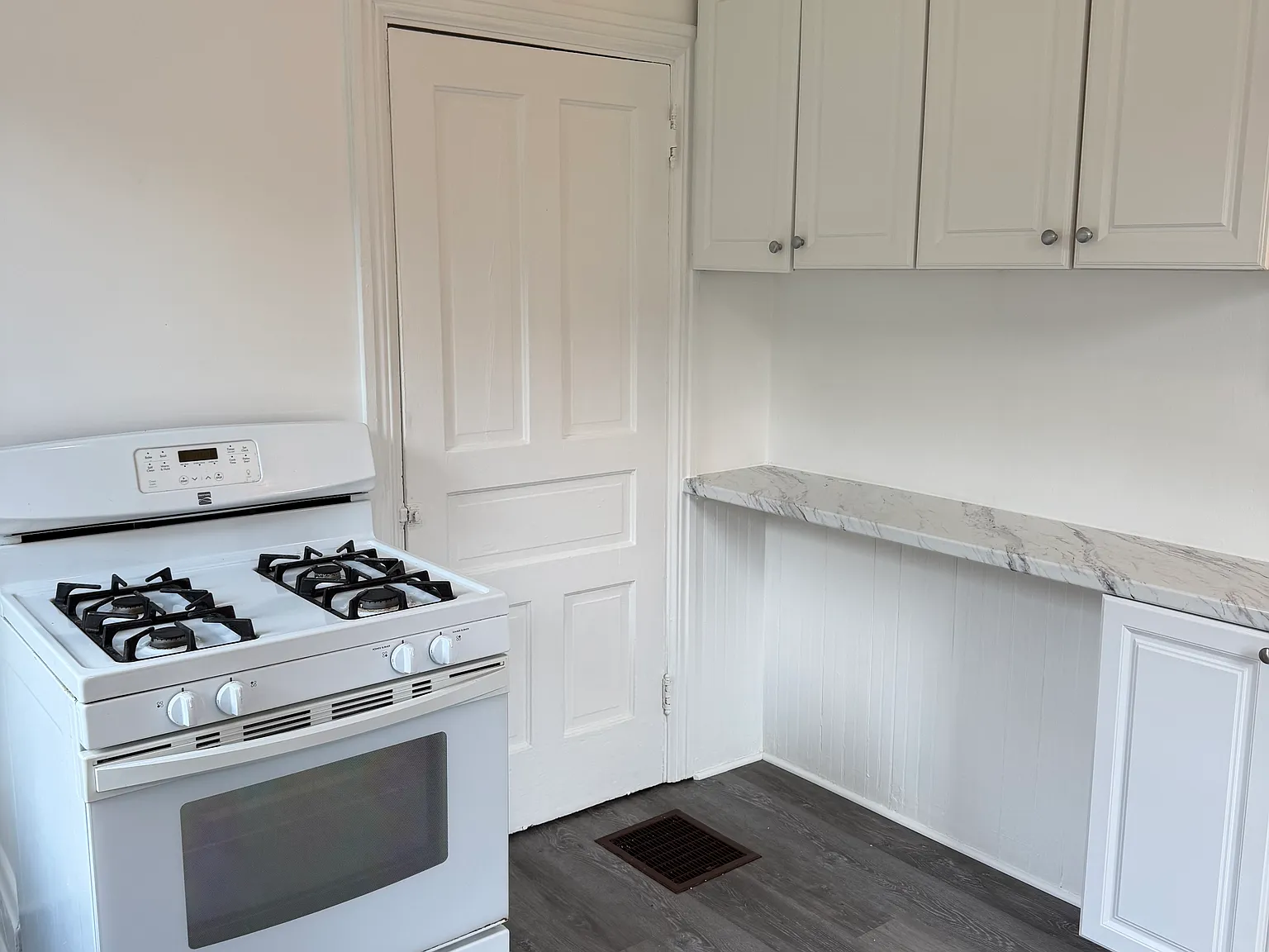 2 bed, 996 sqft, $1,350 — Photo 4