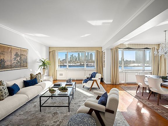 5th image of 45 Sutton Pl S #3FG