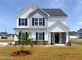 600 Carmel Dr, Sneads Ferry, NC 28460