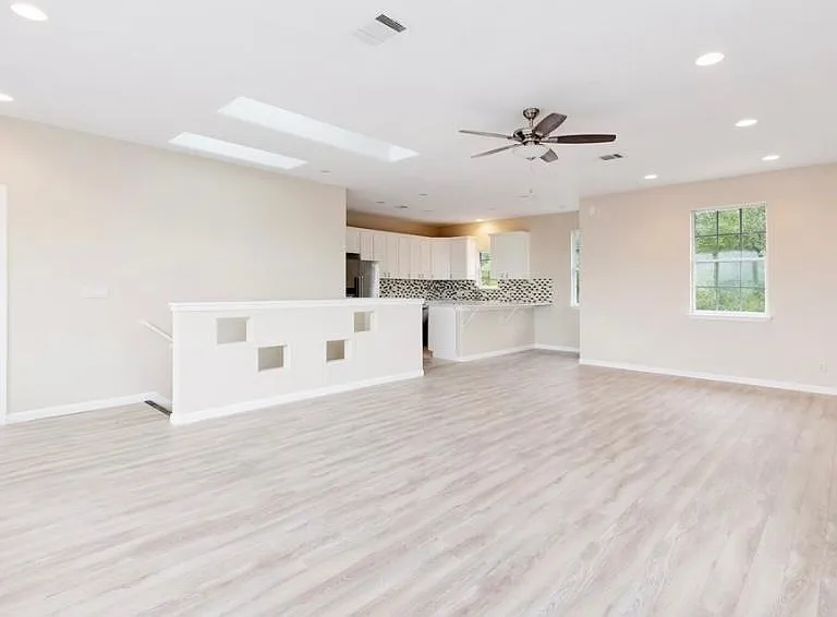 340 Southwind Rd — Photo 32