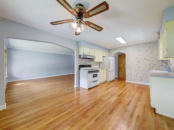 4th image of 10715 Tripp Ct