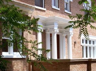2048 N Humboldt Blvd, Chicago, IL 60647