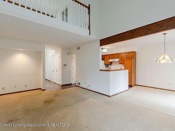 4th image of 1800 Whitegate Ln #14