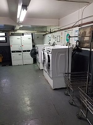 4th image of 240 E 18th St #3C