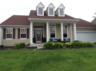 316 Red Rock Ln, Elgin, IL 60124