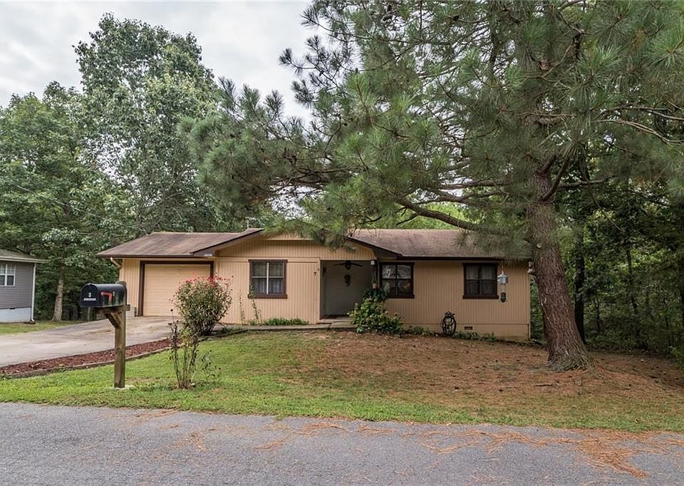 1st image of 7 Dumfries Ln