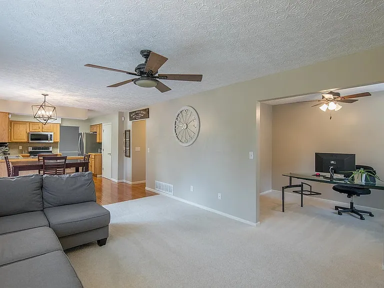 6887 Running Deer Pl — Photo 13