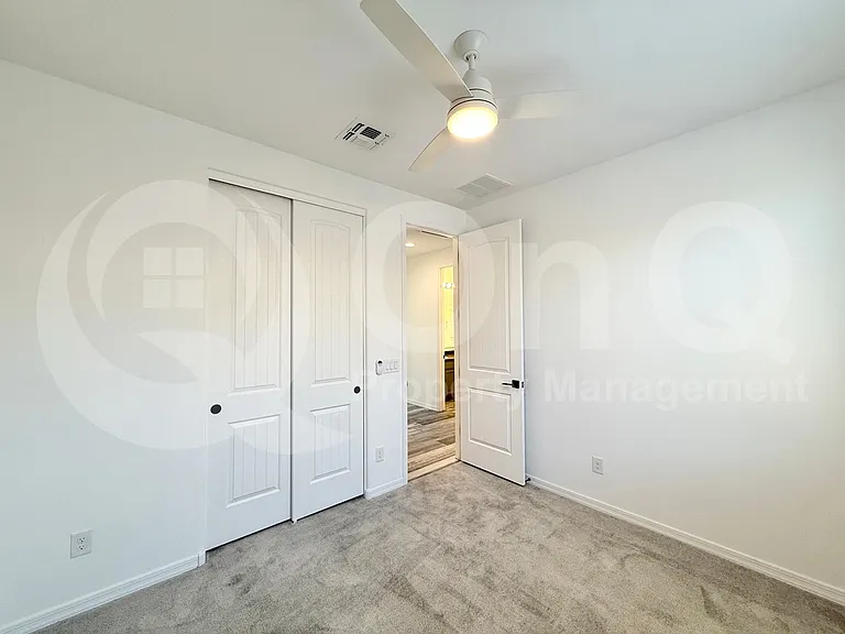 349 E Hawaii Dr — Photo 16