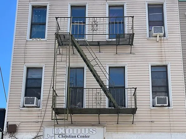 108 Troutman St, Brooklyn, NY 11206