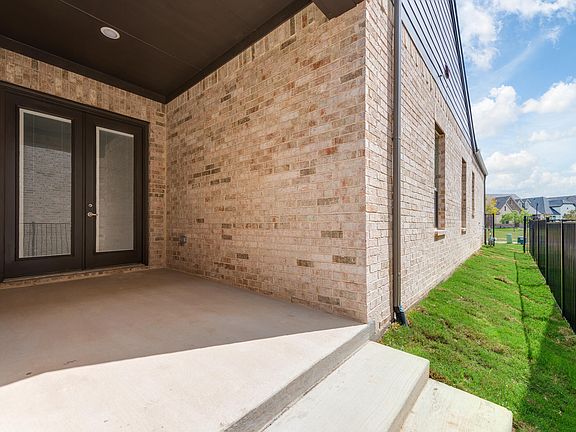 2nd image of 6588 Iron Horse Blvd #1