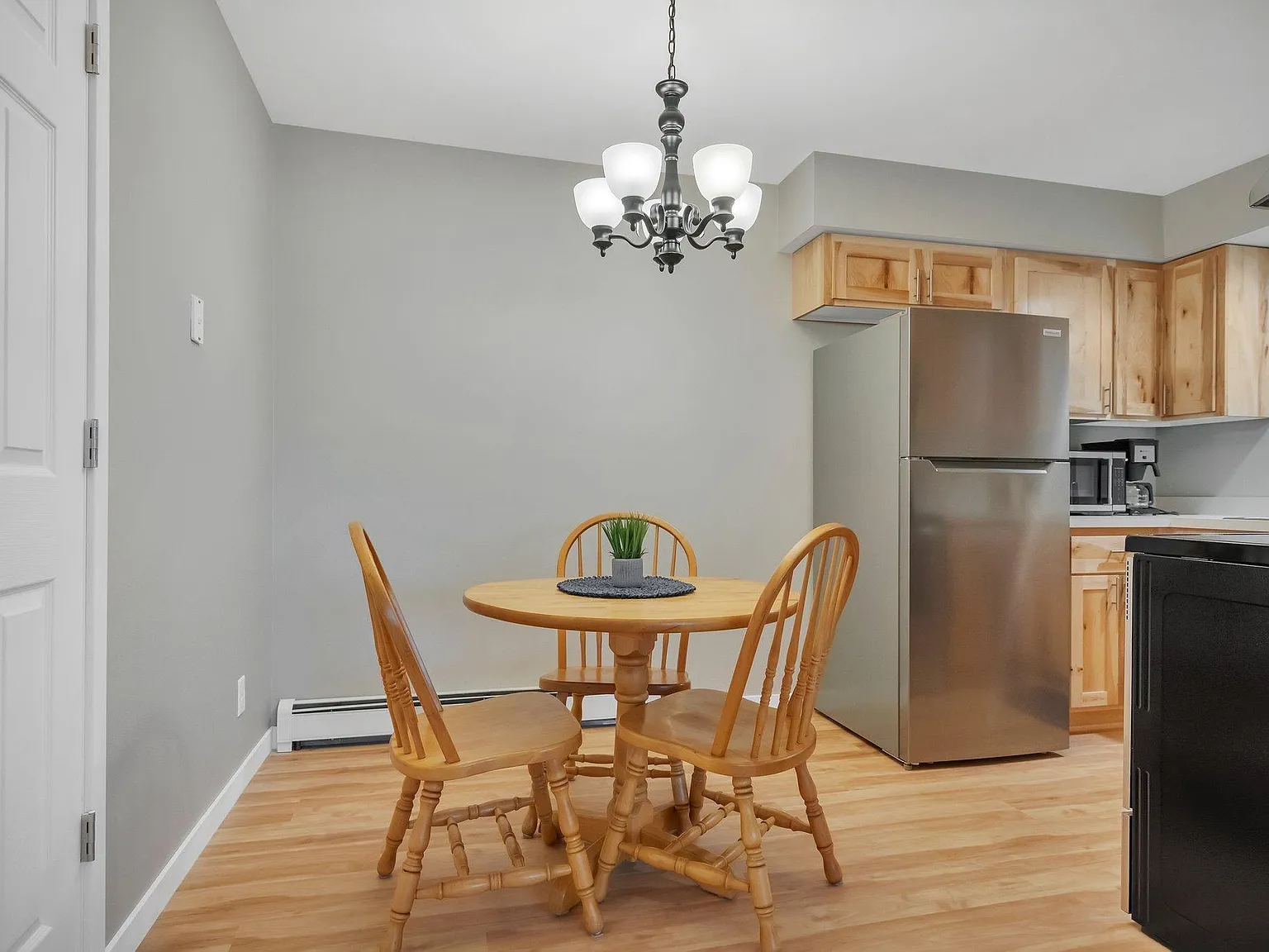 2 bed, 800 sqft, $1,875 — Photo 2