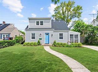 63 Old Farm Rd, Levittown, NY 11756