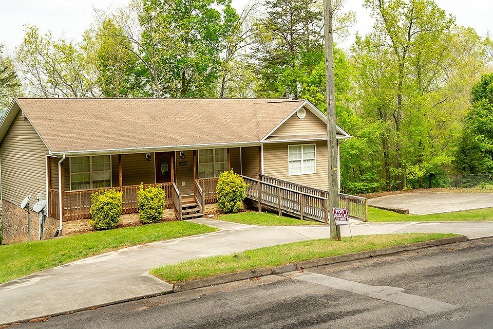 2nd image of 3305 Ridgeway Dr NW