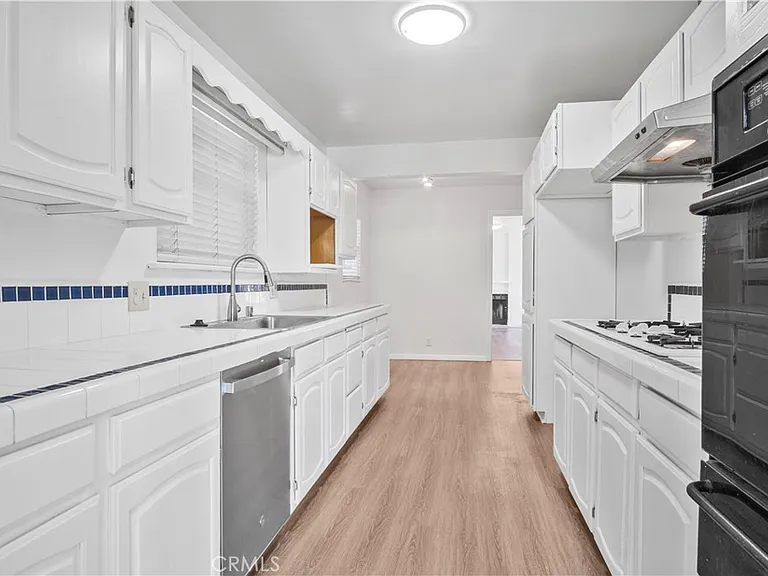 2615 W 179th St — Photo 16