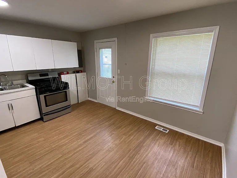 7910 Roy Rd — Photo 6