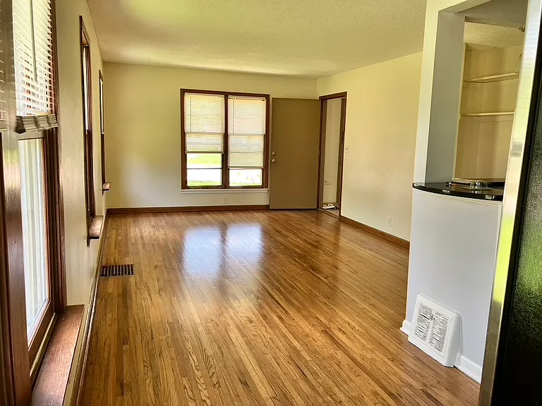 2824 Texas Ave S — Photo 6
