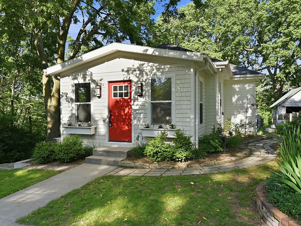 1st image of 720 Hazel St