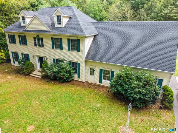 45 Deerfield Drive, Guilford, CT 06437