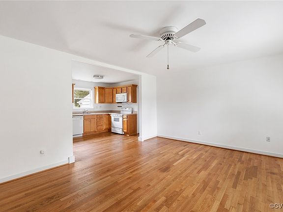 4th image of 2100 Rainbow Dr