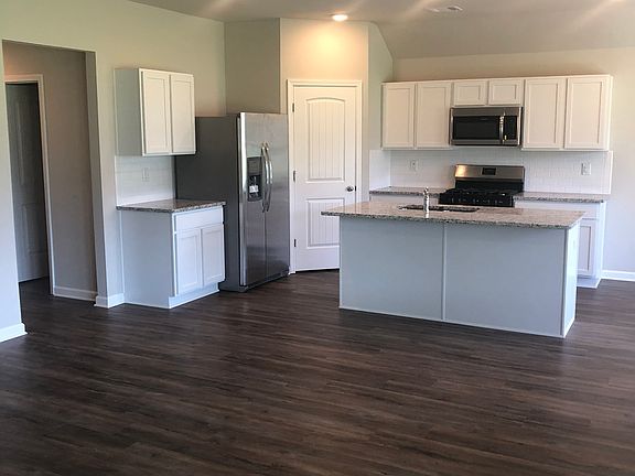 3rd image of 16724 Highland Heights Dr