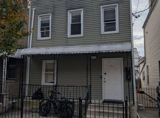 719 28th St FLOOR 2, Union City, NJ 07087