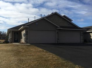 943 Golden Way NW, Isanti, MN 55040