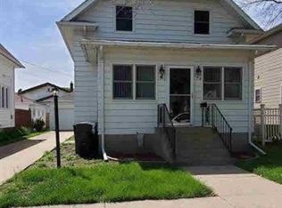 704 Park Pl, Clinton, IA 52732