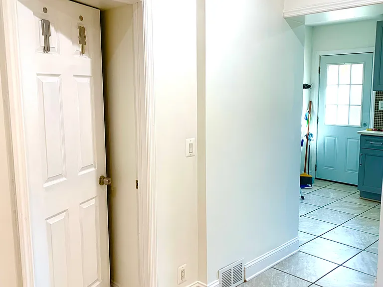 174 E Huntingdon St — Photo 23