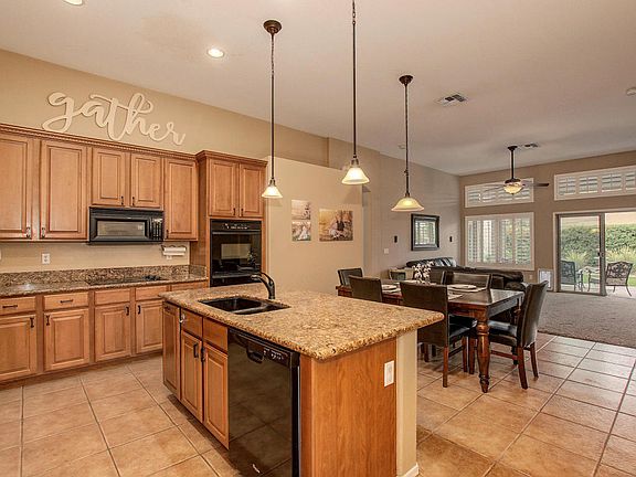 2nd image of 1000 E Harold Dr