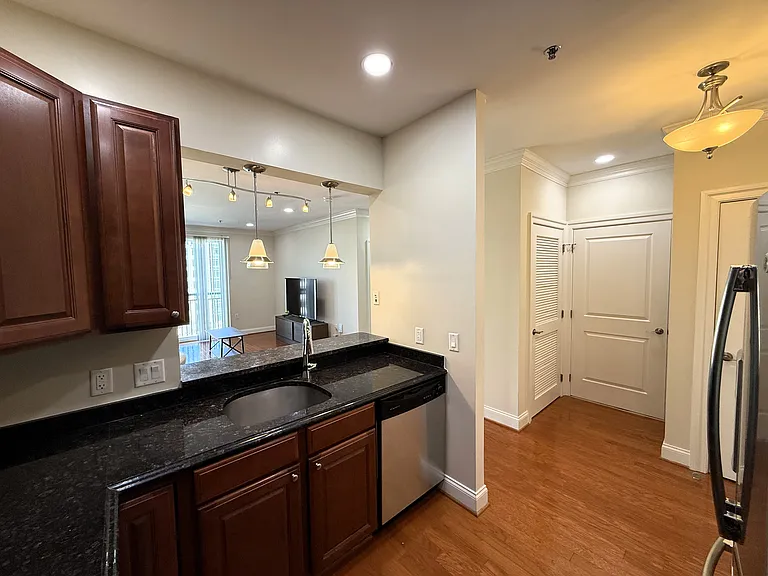 38 Maryland Ave #608 — Photo 2