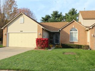 9058 Pine Cove Dr, Whitmore Lake, MI 48189